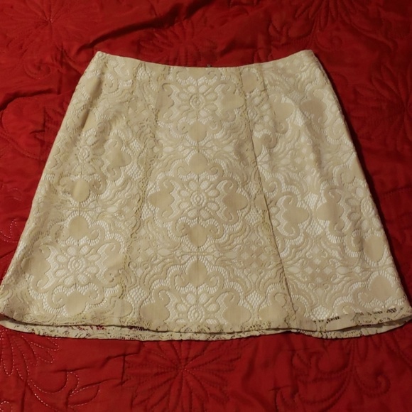 New York & Company Dresses & Skirts - NY & Co straight/pencil skirt lace